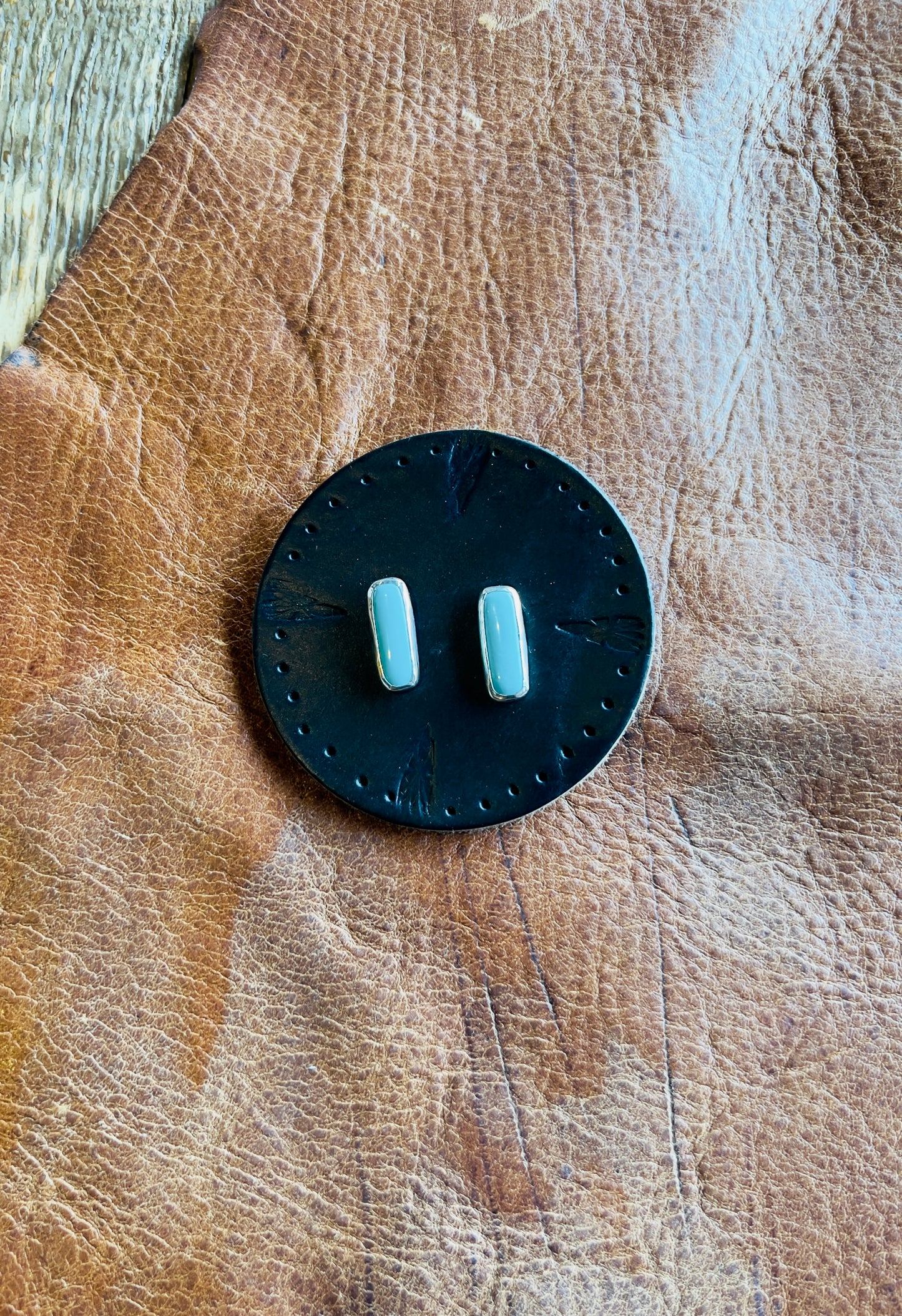 Campitos Bar Studs